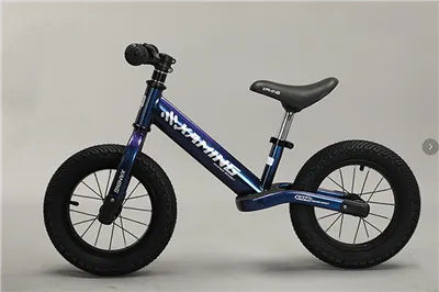 Vélo d'équilibre bleu